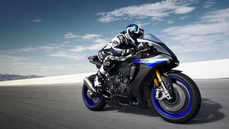 Yamaha r1 2021