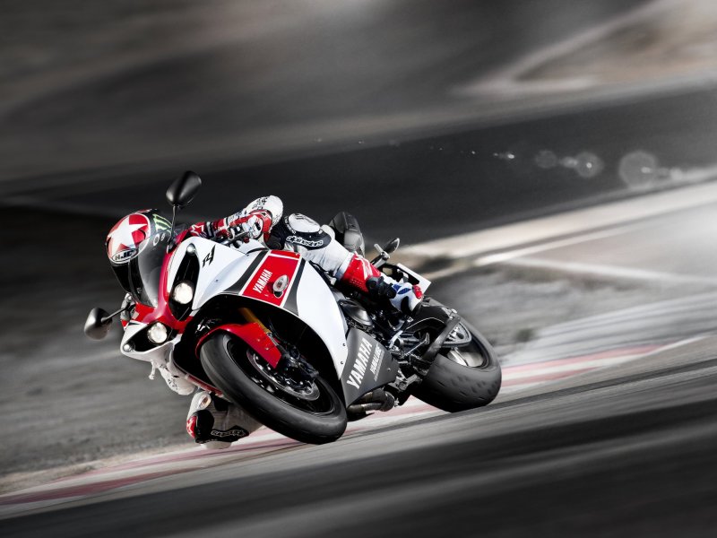 Yamaha r1