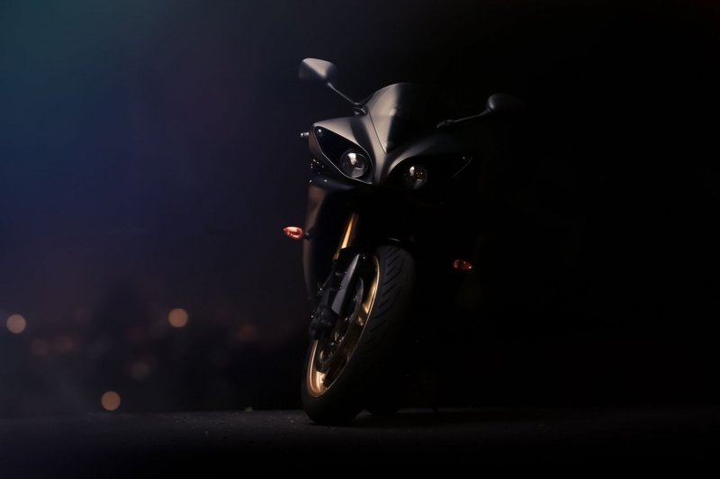 Ямаха r1 ночью