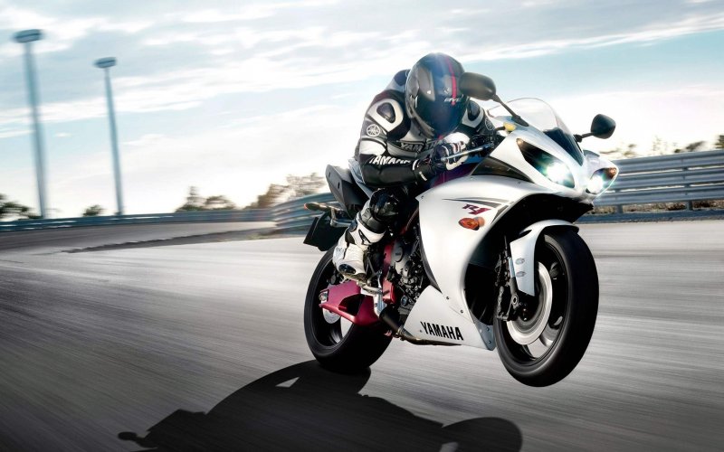 Yamaha r1 Biker