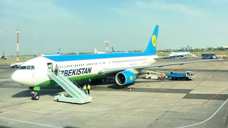 Боинг 767 300 Узбекистон хаво йуллари салон