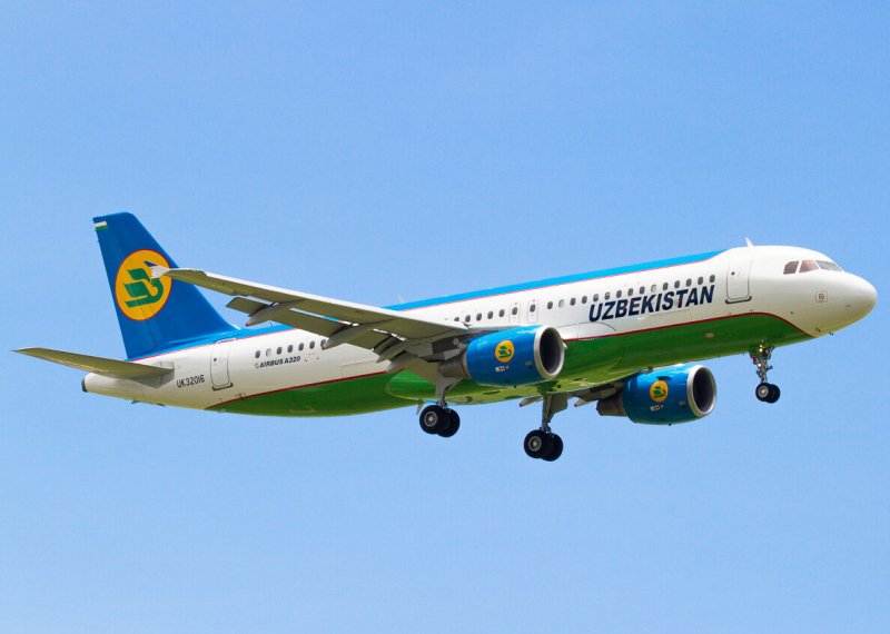 Боинг 757 UZAIRWAYS