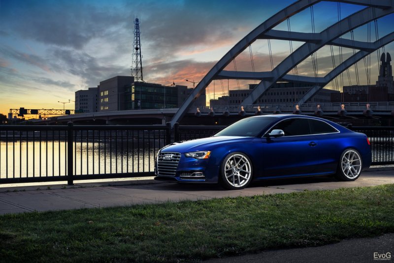 Audi s5 Blue