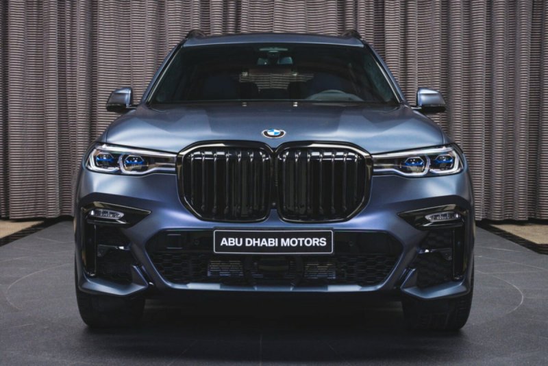 BMW x7 Dark Shadow Edition