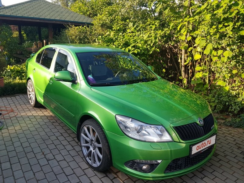 Octavia RS зеленая