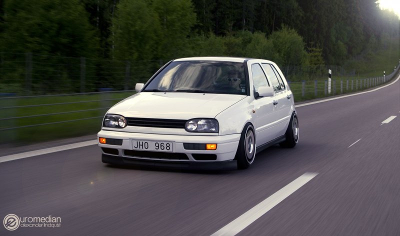 Volkswagen Golf 3 белый