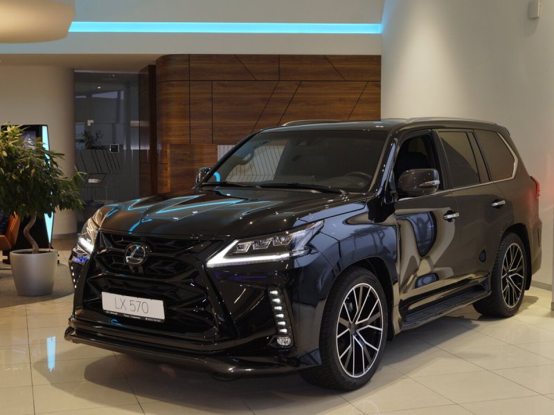 Lexus LX 570 2018 черный