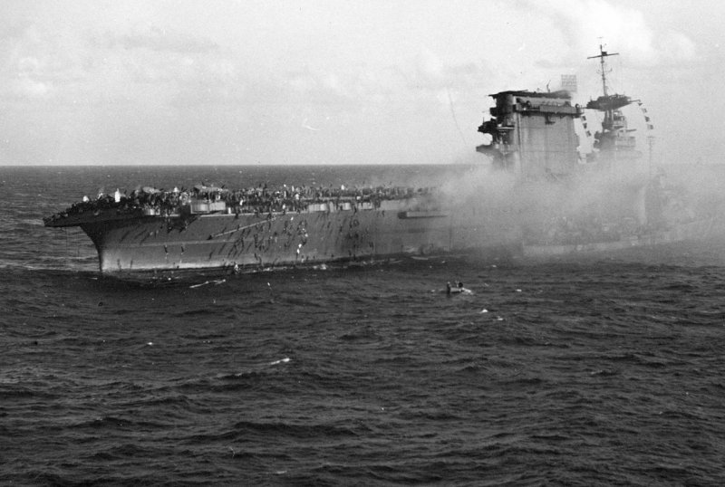 Авианосец Лексингтон 1942