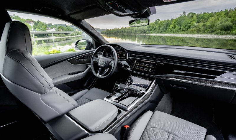 Audi s8 TFSI 2021 салон
