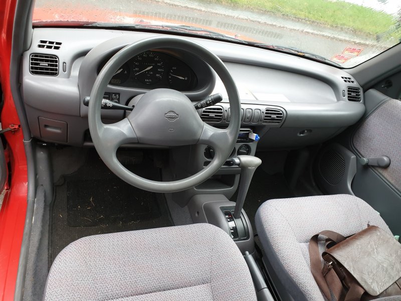 Nissan March 1994 салон