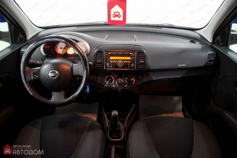 Nissan Micra 2008 салон