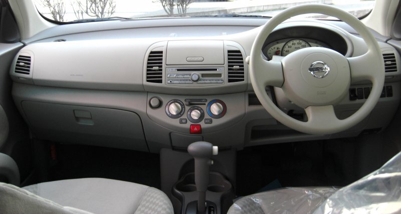 Nissan March k12 Interior