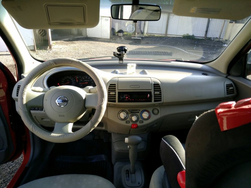 Nissan Micra 2003 салон