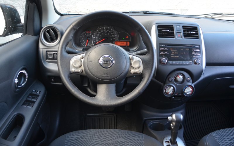Nissan Micra салон автомат