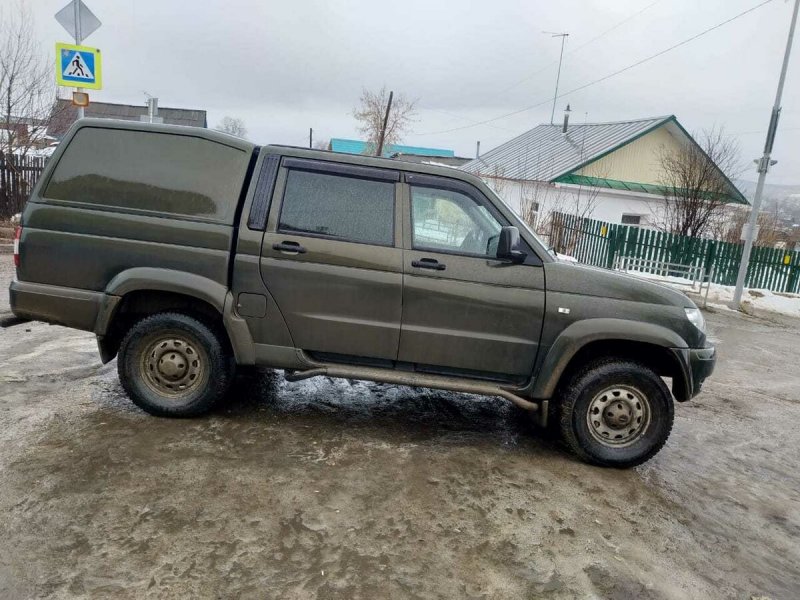 УАЗ Патриот пикап зеленый