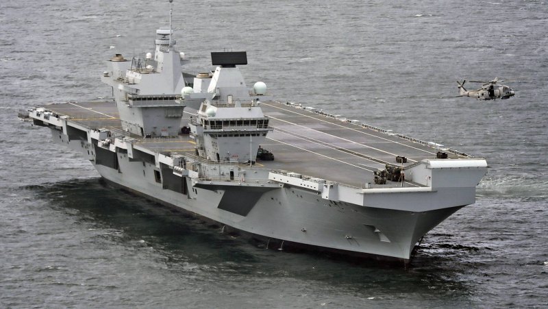 Авианосец HMS «Queen Elizabeth» (r08)