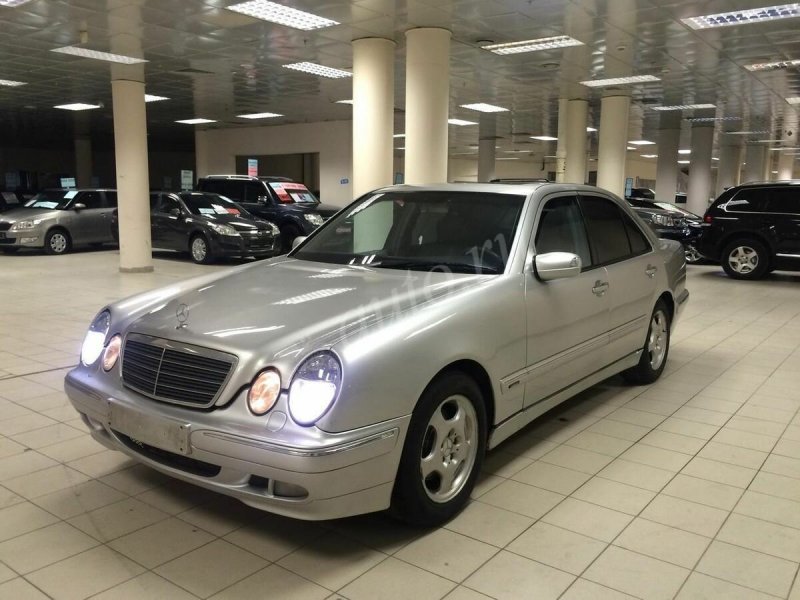 Mercedes Benz w210 серебристый