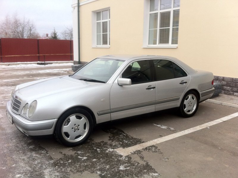 Мерседес 210 1996