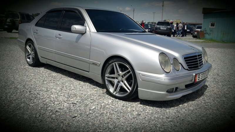 Mercedes Benz w210 серебристый