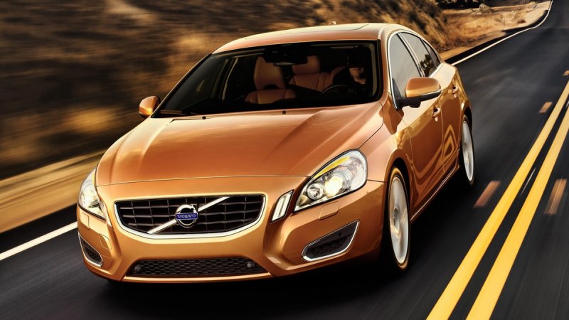 Volvo s60, 2010 Золотая