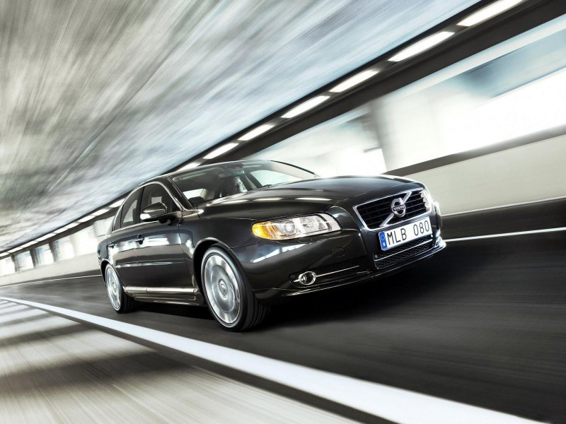 Volvo s80 2400x1080