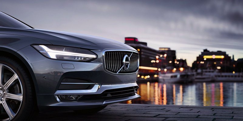 Volvo s60 черная