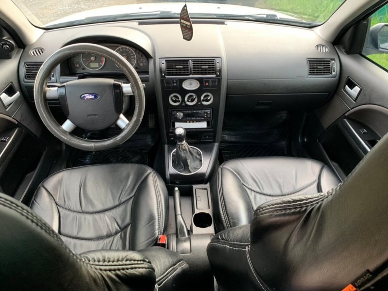 Ford Mondeo 2002 года