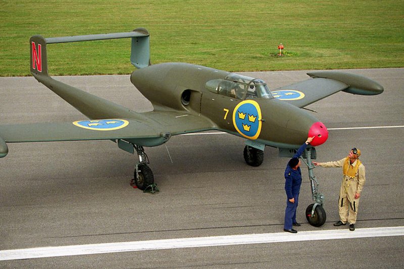 Шведский истребитель j21