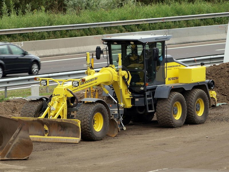 Автогрейдер sem 919