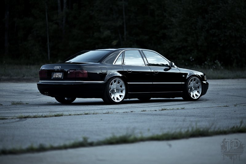 Audi a8 d2 черная