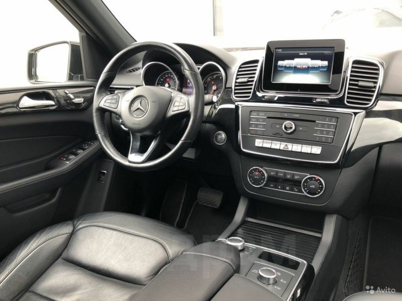 Мерседес-Бенц GLE 300 D
