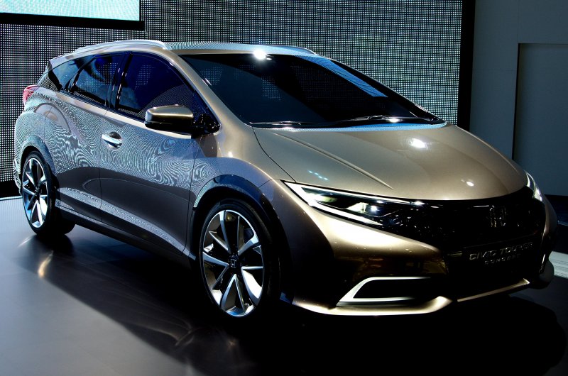 Бежевый Honda Civic 5d