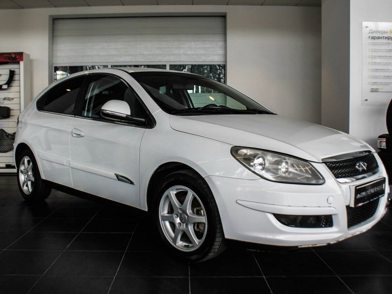 Chery m11 хэтчбек белый