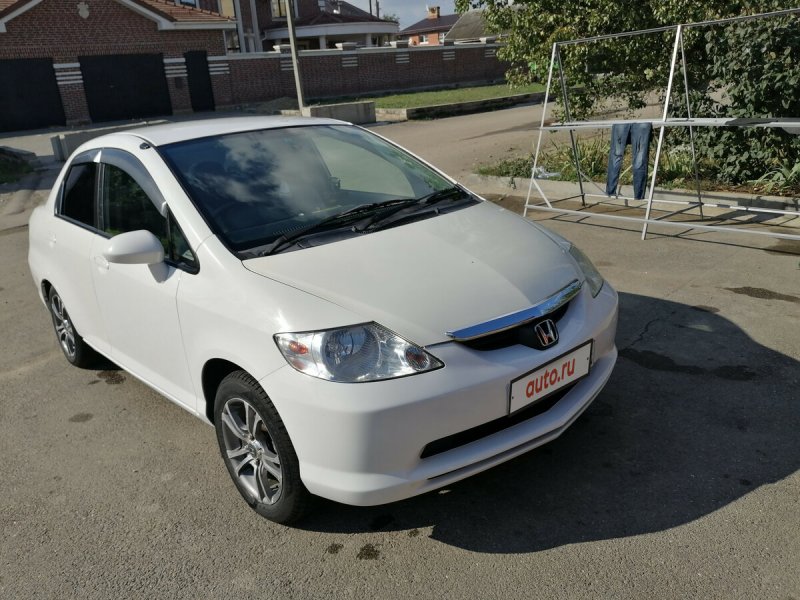 Honda Fit Aria 2006