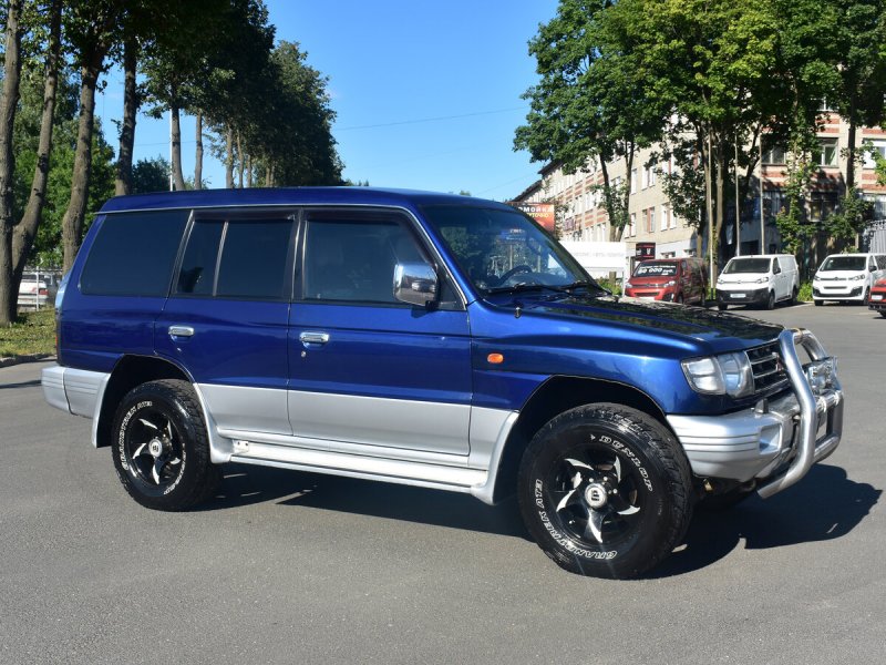 Mitsubishi Pajero 2.7