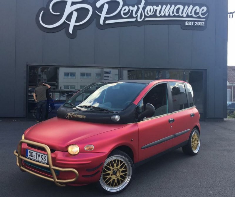 Fiat Multipla stance