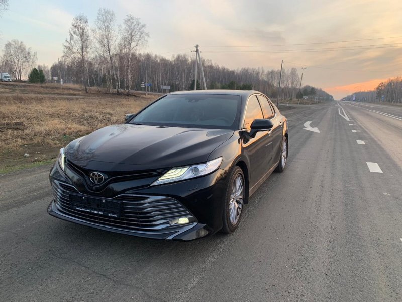 Toyota Camry v70