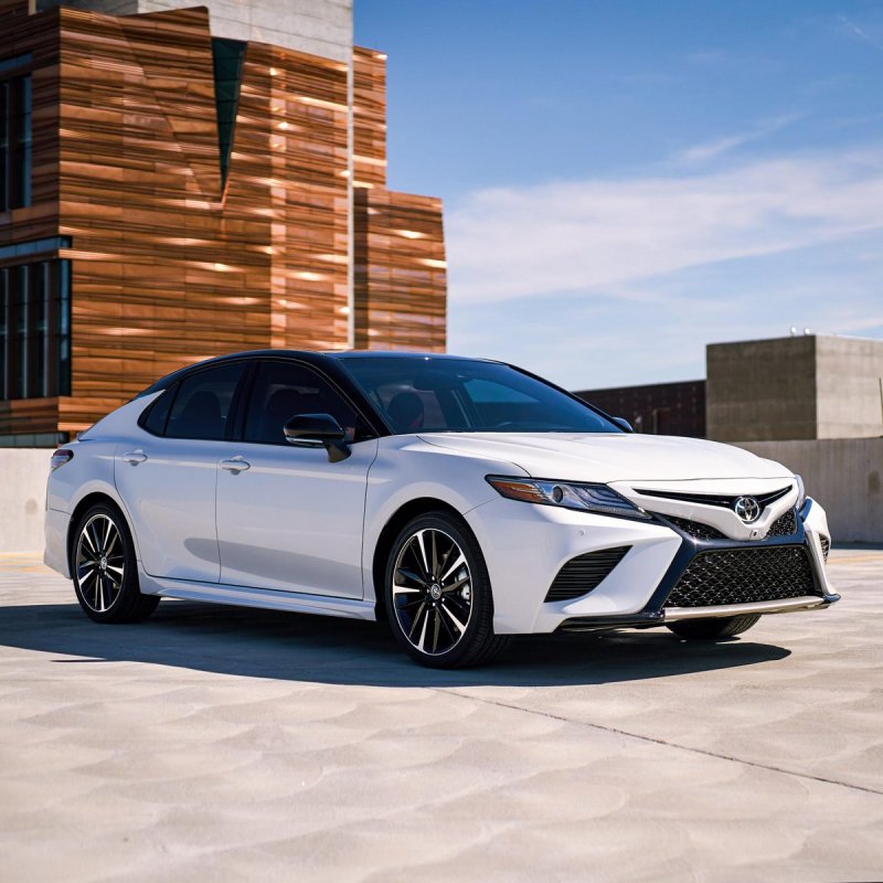 Toyota Camry v70