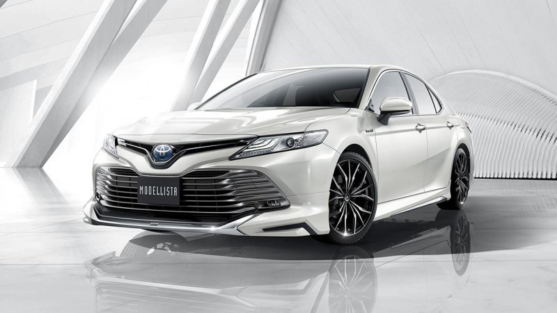 Toyota Camry v70