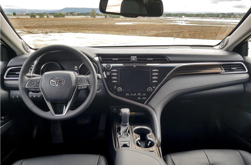 Toyota Camry 2018 салон