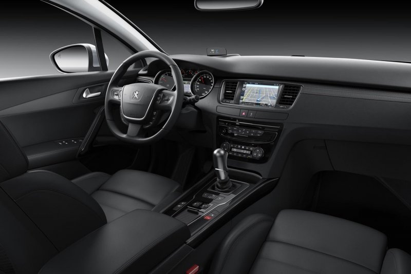 Peugeot 508 2011 салон