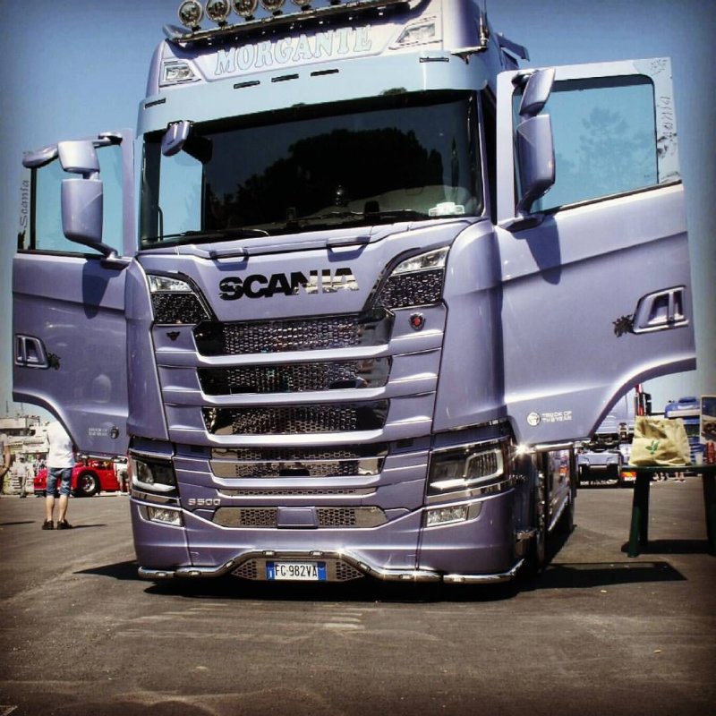 Грузовик Скания s500