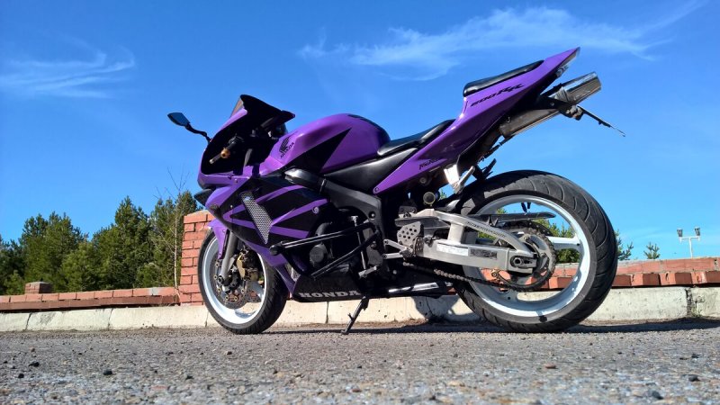 Suzuki GSXR 750 фиолетовый