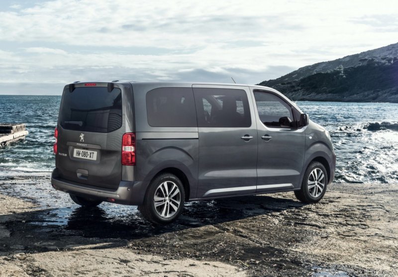 Peugeot traveller 2021
