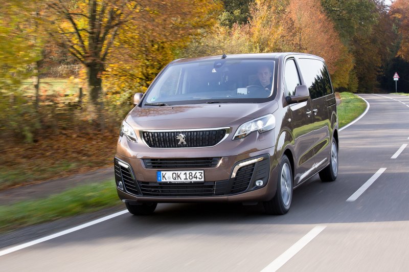 Peugeot traveller 2023