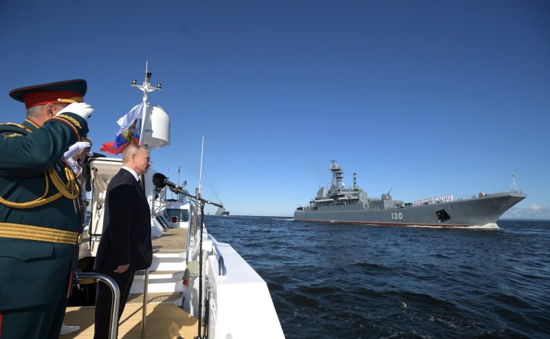 Морской транспорт вооружения "Геннадий Дмитриев" проекта 20360м