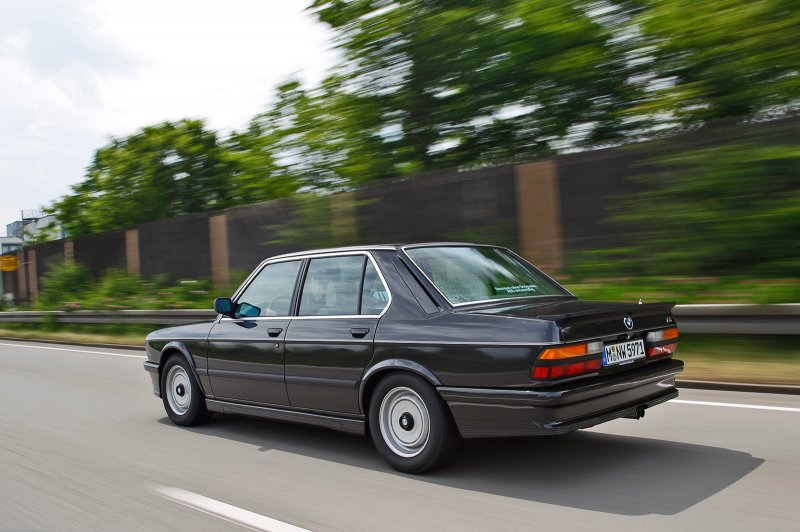 BMW 5 e28
