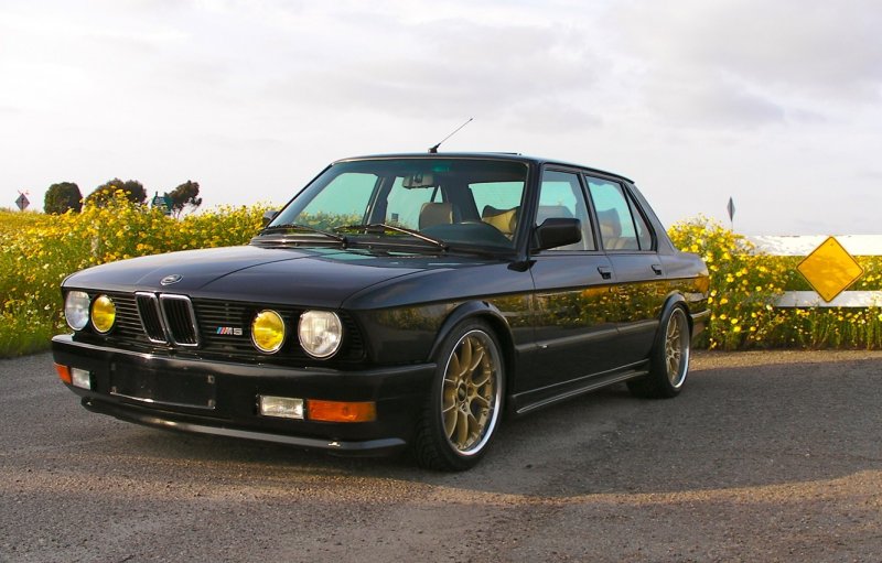 BMW 5 e28