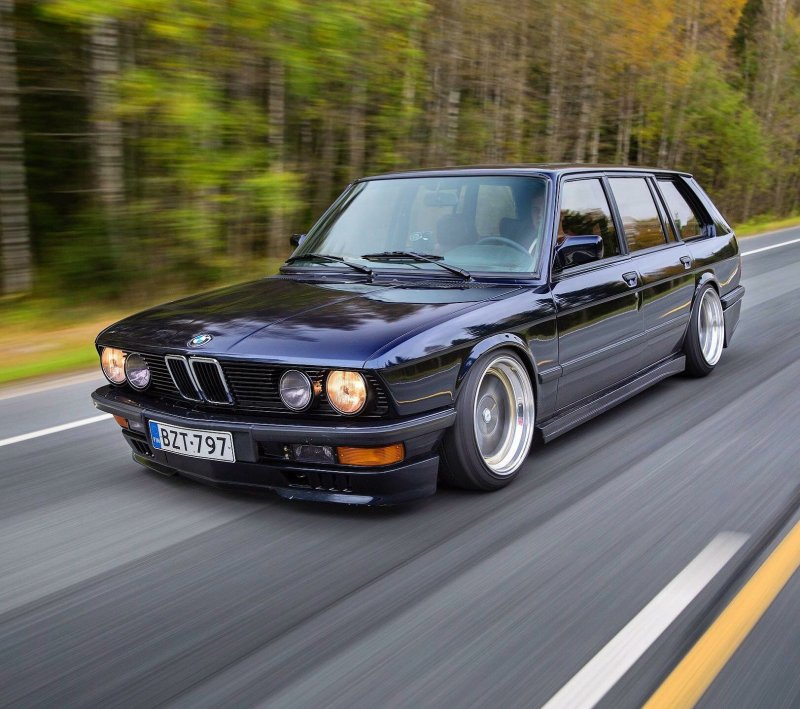 BMW 5 e28