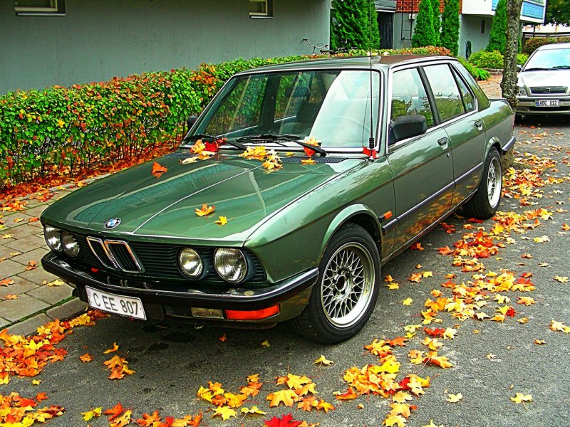 BMW 5 e28
